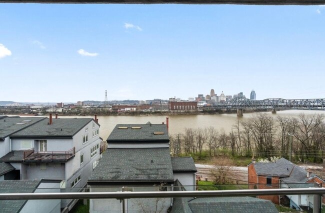920 Virginia Ln, Unit 920 in Covington, KY - Building Photo - Building Photo