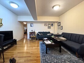 1122 Commonwealth Ave in Boston, MA - Building Photo