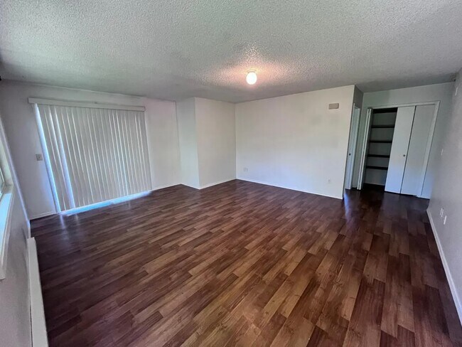 4323 N Commercial Ave, Unit 4323 in Portland, OR - Building Photo - Building Photo