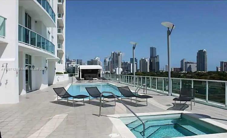 2525 SW 3rd Ave, Unit 605 in Miami, FL - Building Photo