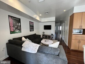 258 S 18th St in Philadelphia, PA - Building Photo - Building Photo