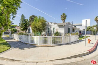 715 S Lake St in Burbank, CA - Building Photo - Building Photo