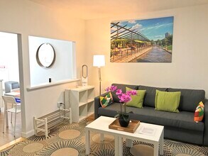 280 Dorchester St, Unit #2 in Boston, MA - Building Photo - Building Photo