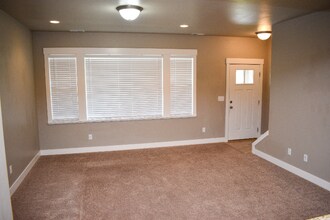 466 E 2170 N in North Logan, UT - Building Photo - Building Photo