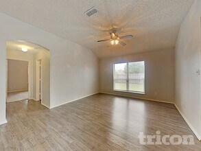 2316 Harvest Glen Ct in Fort Worth, TX - Building Photo - Building Photo