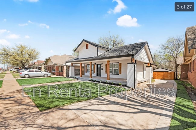 3329 Hemphill St in Fort Worth, TX - Building Photo - Building Photo