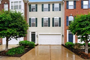 9439 Tanhurst Dr in Indianapolis, IN - Building Photo