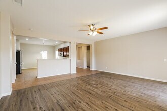 5305 S 52nd Dr in Phoenix, AZ - Building Photo - Building Photo