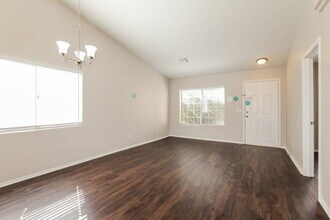 18407 N 111th Dr in Surprise, AZ - Foto de edificio - Building Photo