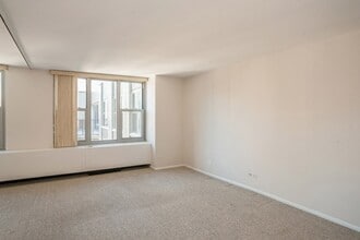 400 E Randolph St, Unit 3712 in Chicago, IL - Foto de edificio - Building Photo