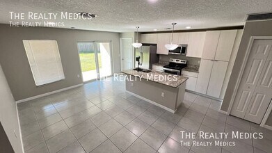 1550 Pace Dr NW in Palm Bay, FL - Building Photo - Building Photo