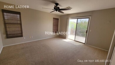 4733 E Woburn Ln in Cave Creek, AZ - Foto de edificio - Building Photo