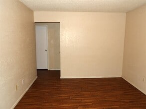 6405 NW Oak Ave in Lawton, OK - Building Photo - Building Photo