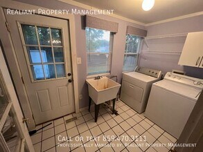 104 S Walnut St in Wilmore, KY - Building Photo - Building Photo