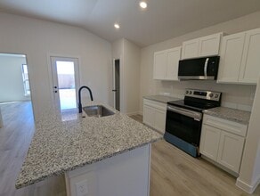 2008 Cottonwood Ave in Wolfforth, TX - Building Photo - Building Photo