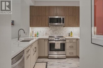 88 Broadway Ave in Toronto, ON - Building Photo - Building Photo