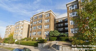 1638 Commonwealth Ave, Unit 10 in Boston, MA - Building Photo