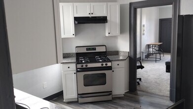 1306 Complete St, Unit 4 in Pittsburgh, PA - Foto de edificio - Building Photo