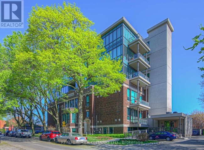50-450 Murray St W