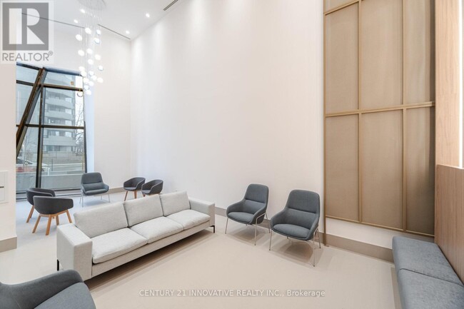 430-1430 Square One Dr in Mississauga, ON - Building Photo - Building Photo