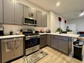 1725 N Honore St in Chicago, IL - Foto de edificio - Building Photo