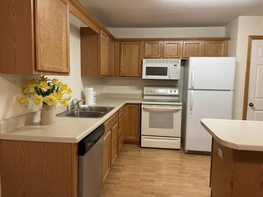 8302 Westown Pkwy in West Des Moines, IA - Building Photo - Building Photo