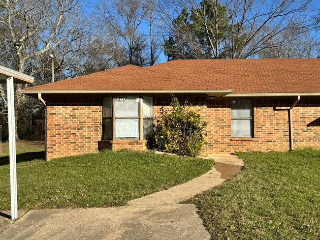 10770 Kiamichi Dr in Tyler, TX - Building Photo - Building Photo