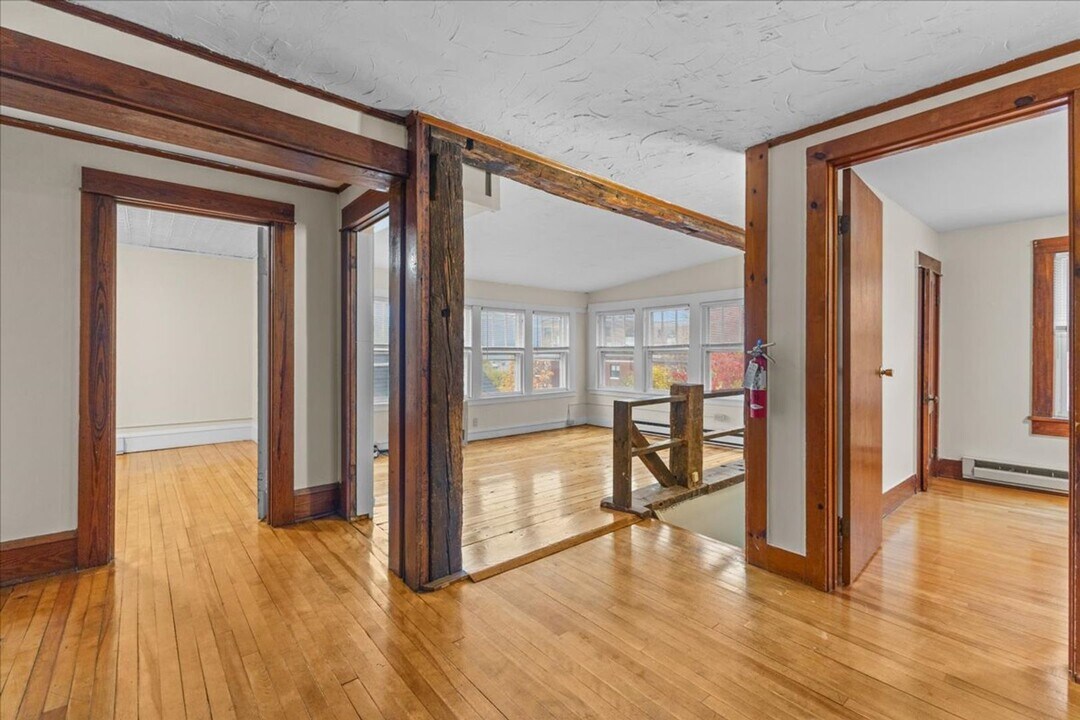 114-116-116 S Champlain St in Burlington, VT - Building Photo