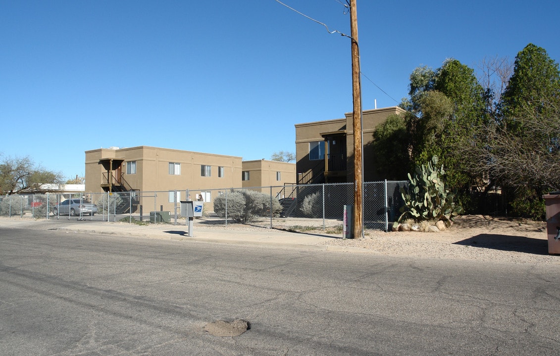 Dulce Vida Apartments in Tucson, AZ - Building Photo