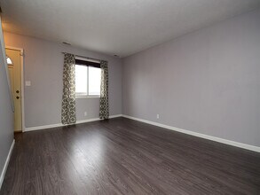 2005 Winnie Dr in Bellevue, NE - Building Photo - Building Photo