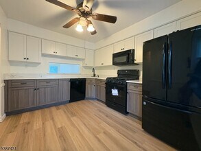 104 Franklin Ct in Flemington, NJ - Building Photo - Building Photo