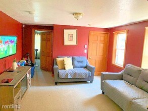 28 Wyman St in Stoughton, MA - Building Photo - Building Photo