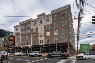 427 Howe Ave in Shelton, CT - Building Photo - Building Photo