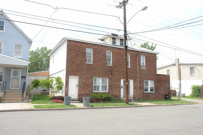 501 Division St in Perth Amboy, NJ - Building Photo - Building Photo