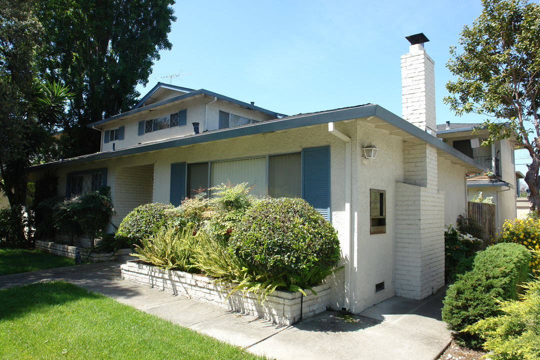 329 Auburn Way in San Jose, CA - Building Photo