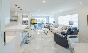 1900 Benjamin Franklin Dr in Sarasota, FL - Building Photo - Building Photo