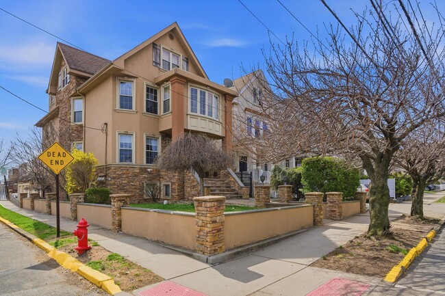 1136 Avenue C in Bayonne, NJ - Building Photo - Building Photo