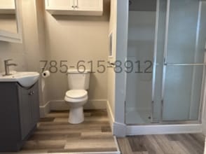 836 E 10th St in Ottawa, KS - Building Photo - Building Photo