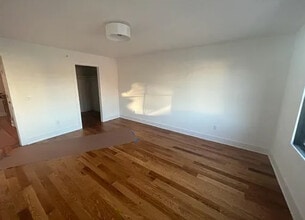 110 Crotona Ave in Harrison, NY - Building Photo - Building Photo