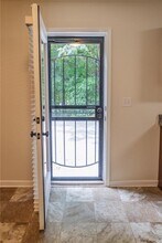 5600 Laurel Ridge Dr in East Point, GA - Building Photo - Building Photo