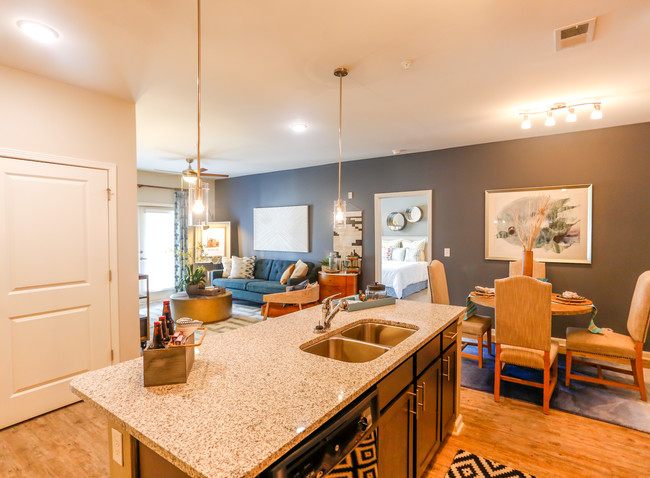 Dream Asheville Exchange in Asheville, NC - Foto de edificio - Interior Photo