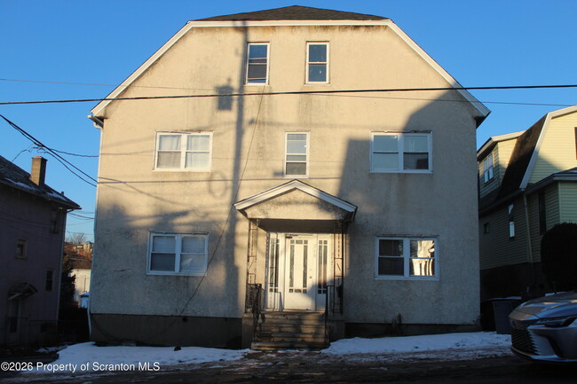 715 Moosic St in Scranton, PA - Foto de edificio - Building Photo