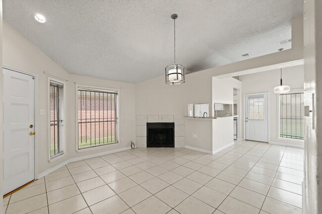 6627 Misty Dale Dr in Katy, TX - Building Photo - Building Photo