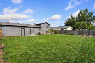 569 S Edinburgh Dr in Loveland, CO - Building Photo - Building Photo