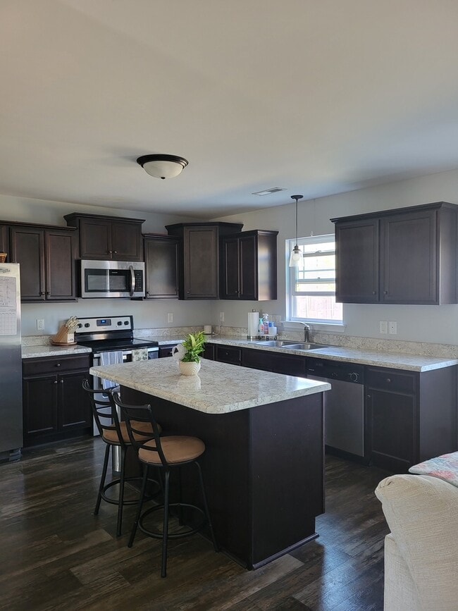 423 McCall Dr in Jacksonville, NC - Building Photo - Building Photo