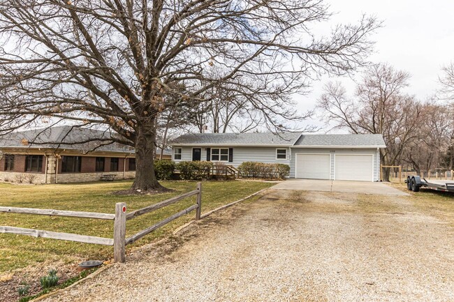 property at 1133 Hudson Ave