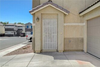 2275 Windmill Grove Ct in Las Vegas, NV - Building Photo - Building Photo