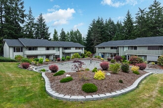 Sunset View Apartments - 55+ Community in University Place, WA - Foto de edificio - Building Photo