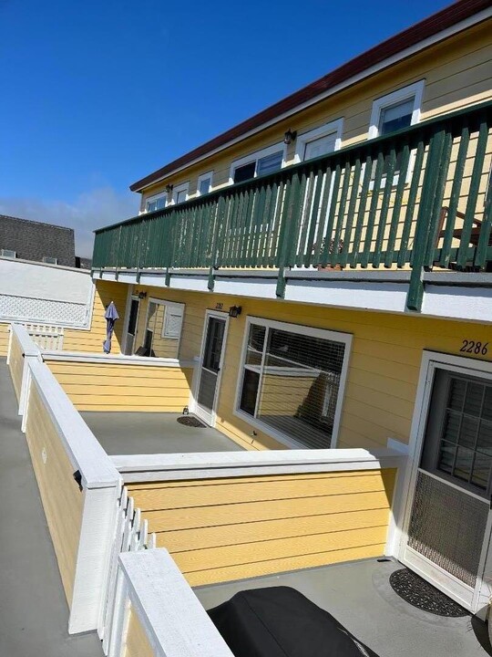 2282 Palmetto Ave in Pacifica, CA - Building Photo