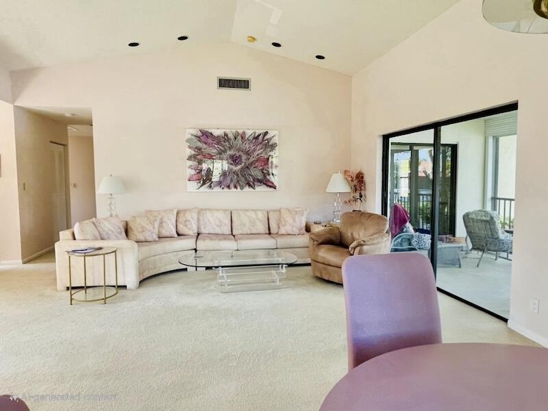 10656 Tropic Palm Ave in Boynton Beach, FL - Foto de edificio